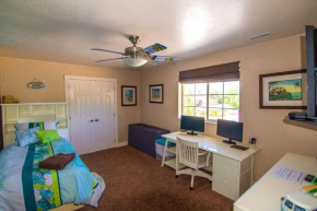 Tacit Shadow Resort Paradise Deluxe Suite, Gym, Coffee Bar, Hot-Tub, Free Laundry, Food Available